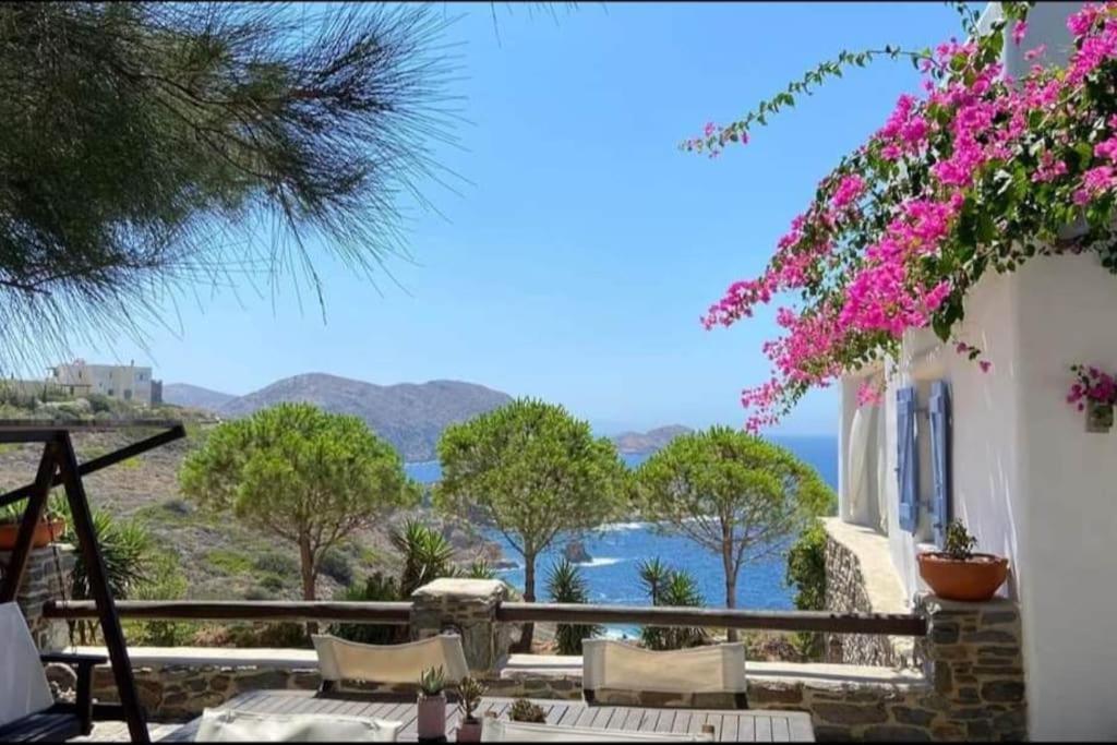 Вилла C & C _ Cycladic House With Endless Sea View Эрмуполис Экстерьер фото