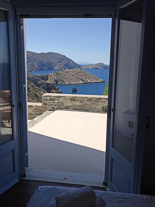 Вилла C & C _ Cycladic House With Endless Sea View Эрмуполис Экстерьер фото