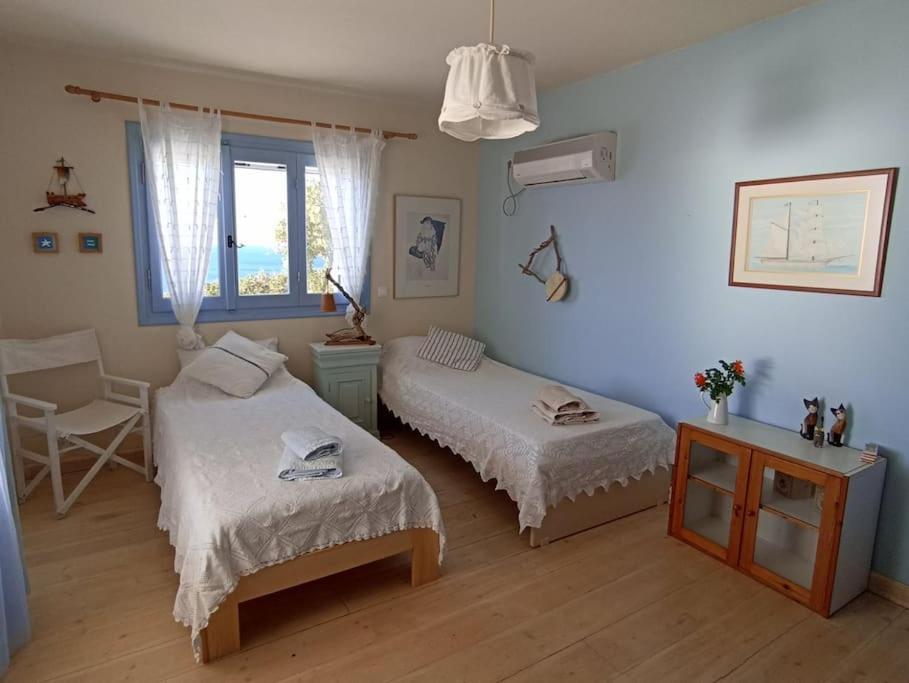 Вилла C & C _ Cycladic House With Endless Sea View Эрмуполис Экстерьер фото